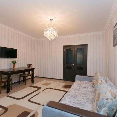 Cozy Apartment On Sarayshyq Street 5E Astana Extérieur photo